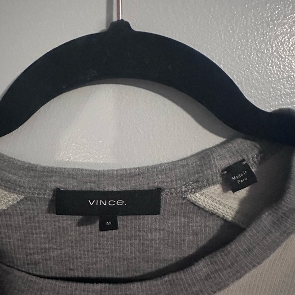 Men’s Vince Size Medium White And Gray Thermal Long Sleeve - Picture 2 of 3